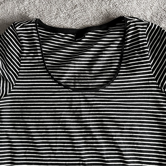 Black & White Striped Tee! - Picture 6 of 8